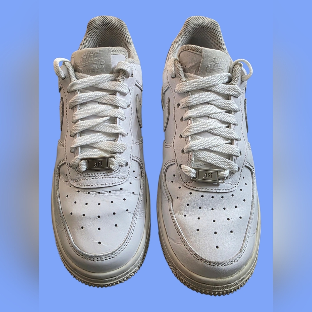 Nike Woman White Leather Low-Top Sneakers